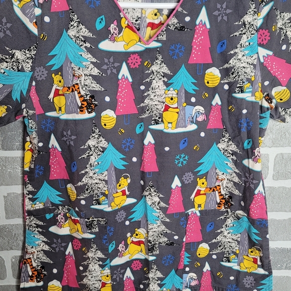 Disney Winnie-the-Pooh and Gang Winter Themed Scrubs Medical Women's Size S - Picture 3 of 11